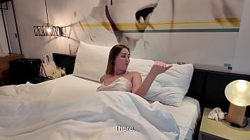 Một Giường, Một Bí Mật… Với Cô Bạn Thân Gợi Cảm Của Mẹ Kế
