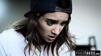 Em Gái Kế Muốn Chứng Minh Một điều Bằng Cả Cơ Thể Nóng Bỏng